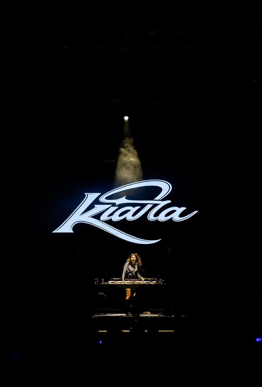 Kiara - Performance 16